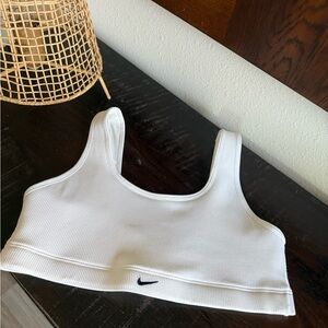 Women’s Nike Alate Swoosh Light Support NSports Bra, White Small Ribbed